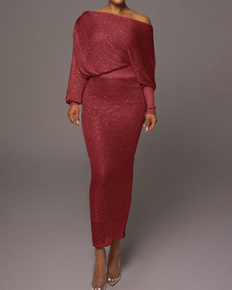 Rotes Paillettenkleid, schulterfrei, langärmelig, figurbetont, elegantes Abendoutfit.