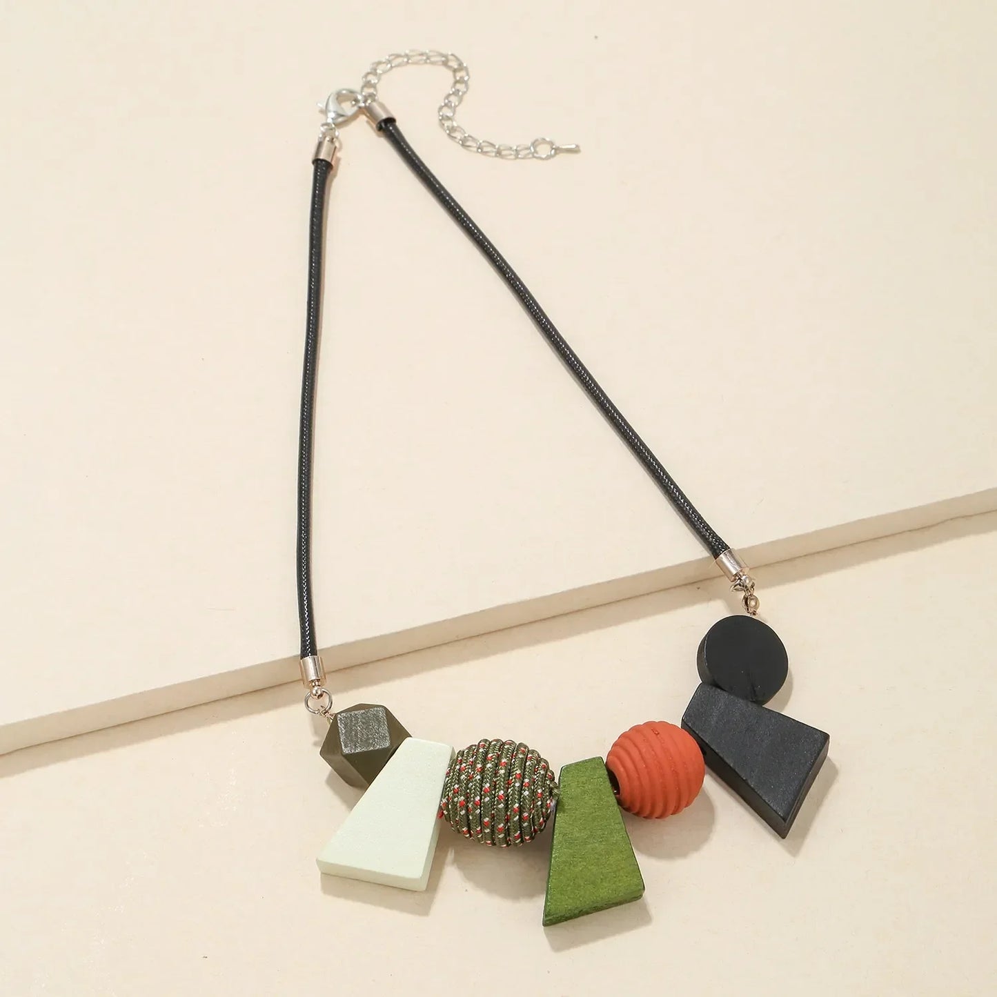 Handgefertigte Halskette - WoodPrism 