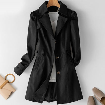 Schwarzer Damenmantel, elegant, lang, Knöpfe, Taschen, Herbstmode, vielseitig, stilvoll.