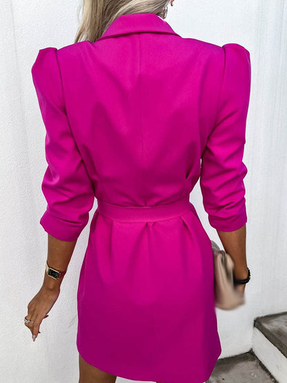 Fuchsia Damenblazer Kleid, langärmelig, elegantes Design, modische Büro- und Abendmode.